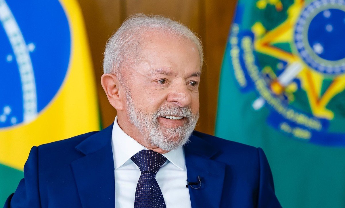 Lula confirma que enviará ao Congresso PL sobre fim da escala 6x1 nesta semana