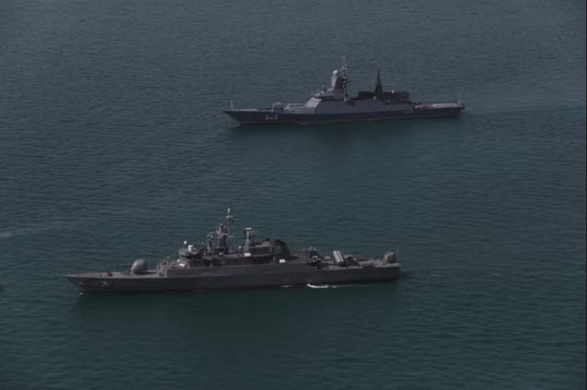 Irã confirma que disparou contra dois navios iranianos para forçar saída do Estreito de Ormuz