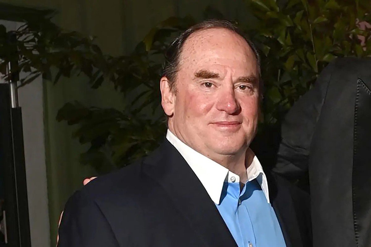 Secretário da Marinha dos EUA é destituído em meio a bloqueio de portos iranianos durante cessar-fogo