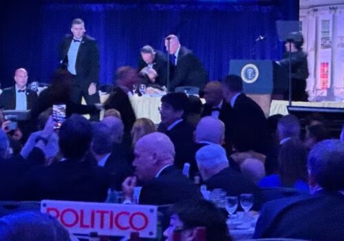 Lula presta solidariedade a Trump após ataque a tiros durante jantar na Casa Branca