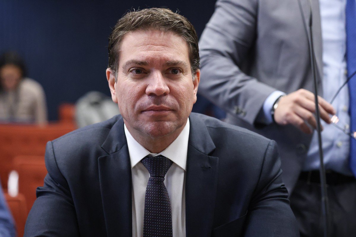 Paulo Figueiredo nega prisão de Ramagem e fala em detenção após infração de trânsito nos EUA