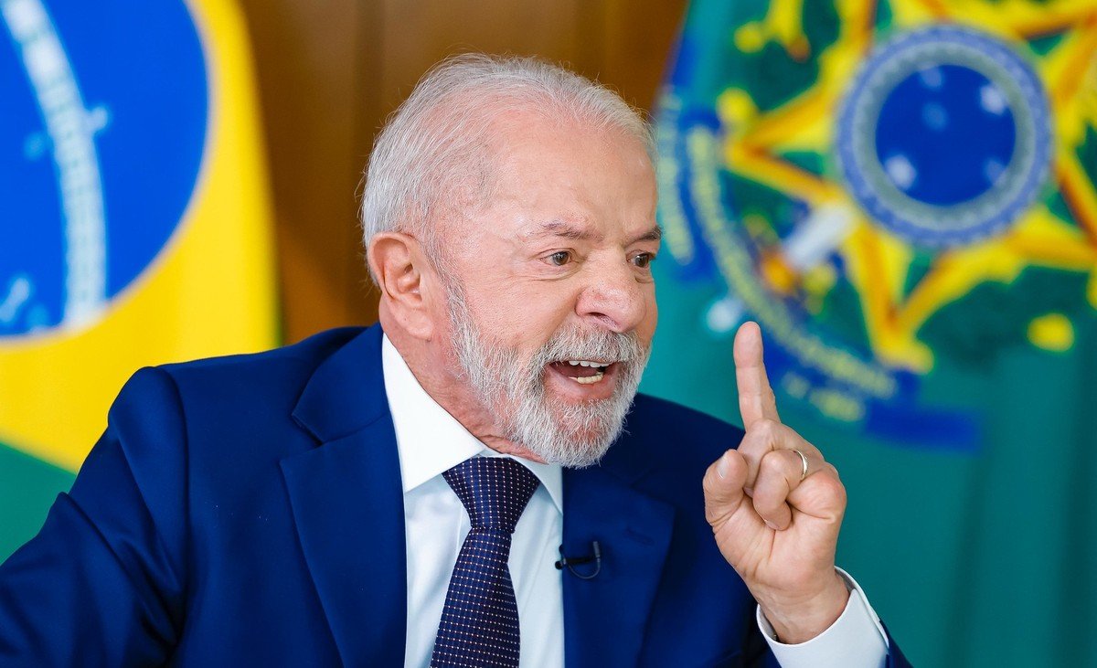 Lula sanciona novo Plano Nacional de Educação com meta de atingir 10% do PIB para área