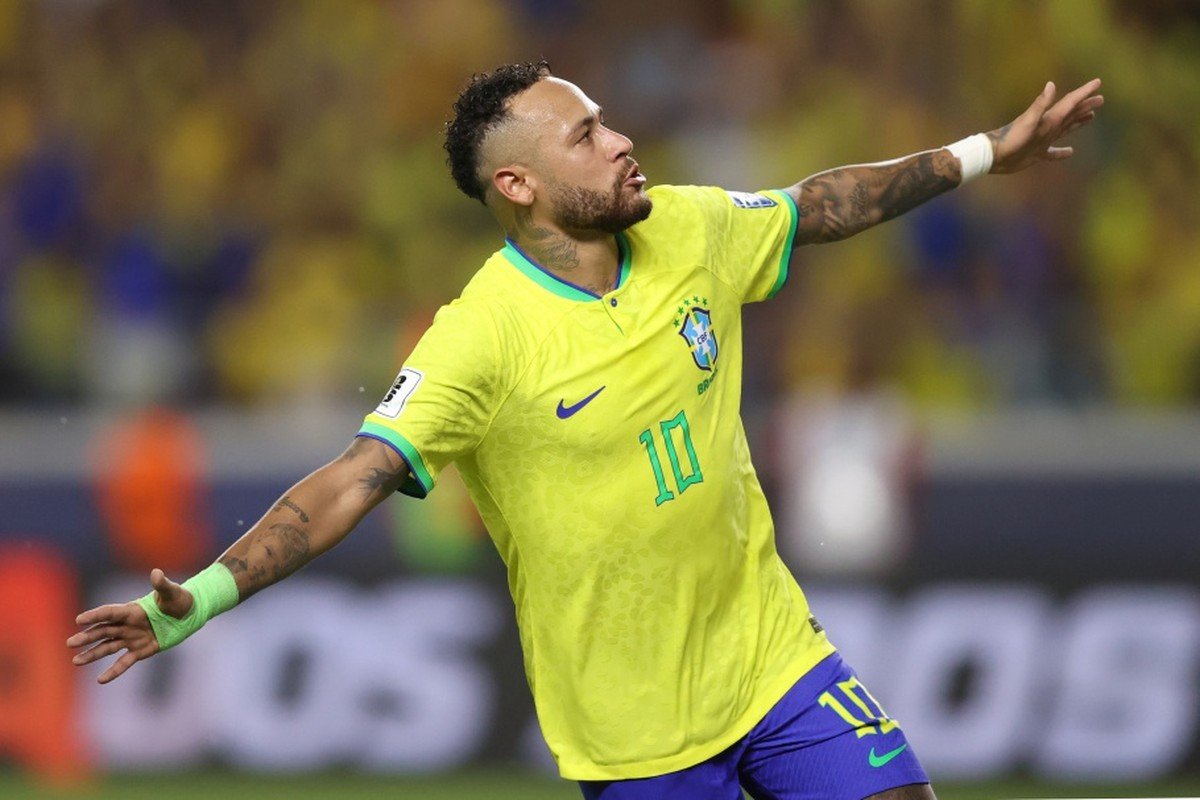 'Não dá para imaginar Neymar como protagonista da seleção brasileira hoje', diz narrador da Globo