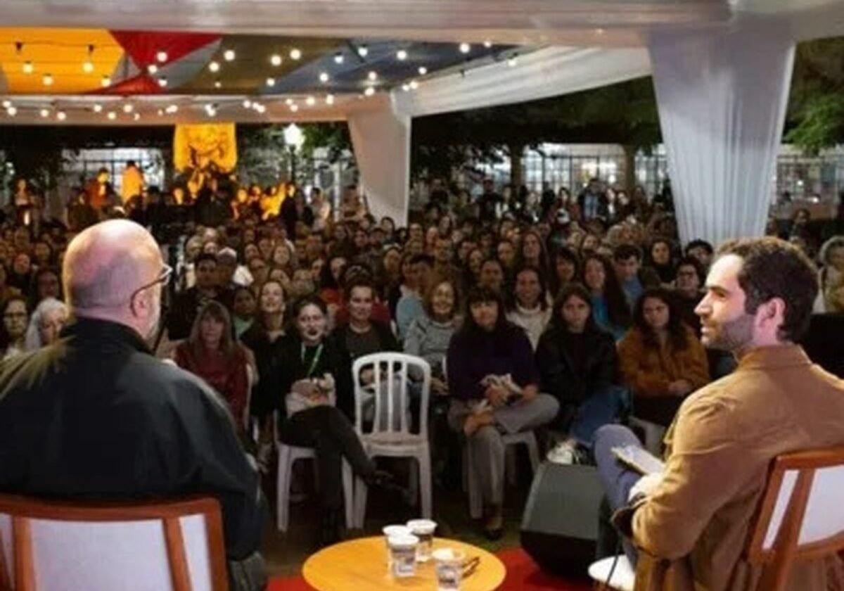 Flipoços reúne dezenas de autores para sua 21ª edição