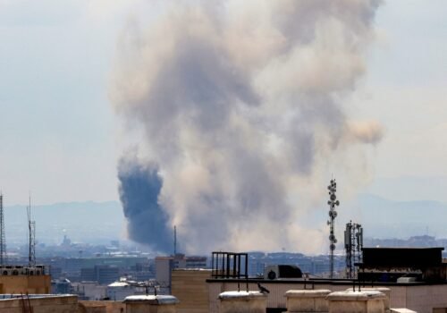 Representantes dos EUA e Irã devem se reunir neste sábado para negociar o fim da guerra no Oriente Médio