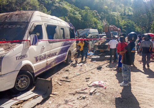 Ataque com explosivos deixa 7 mortos e mais de 20 feridos na Colômbia