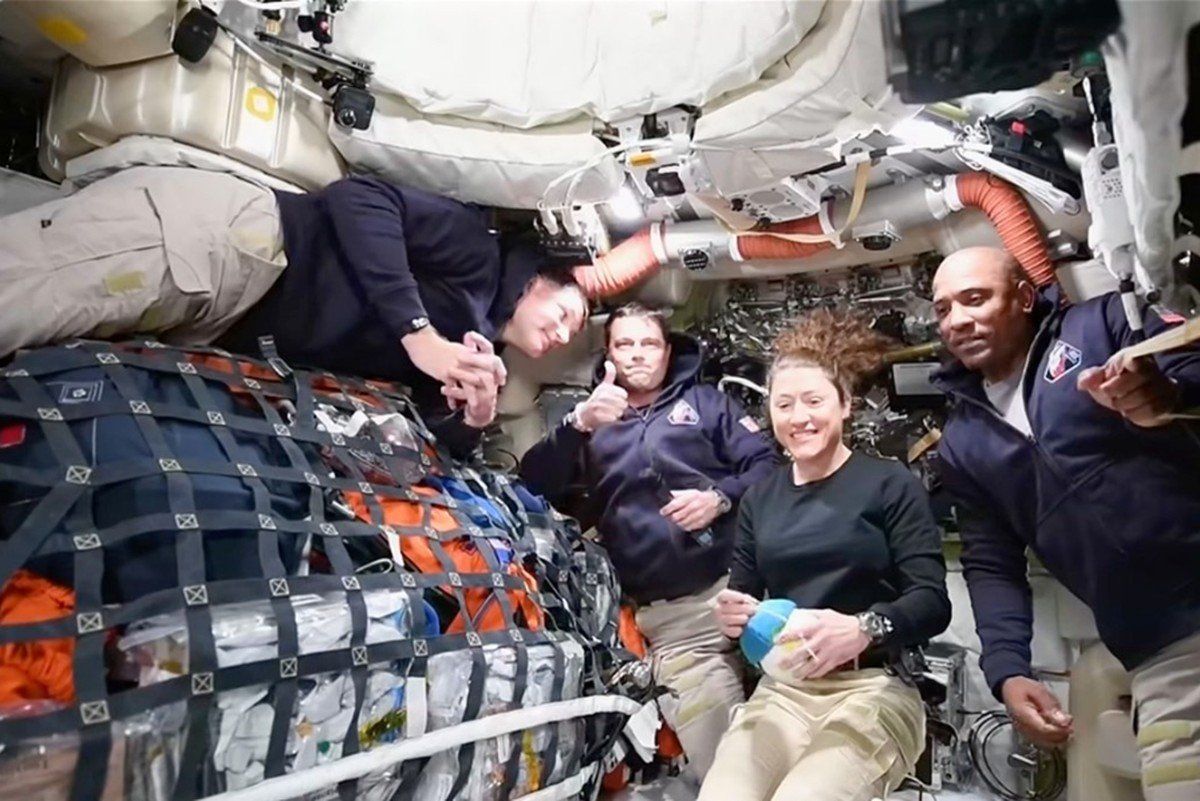 Astronautas da Artemis II se tornarão os humanos a viajarem mais longe da Terra na história