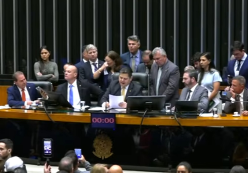 Congresso começa a debater veto de Lula ao PL da Dosimetria; assista ao vivo