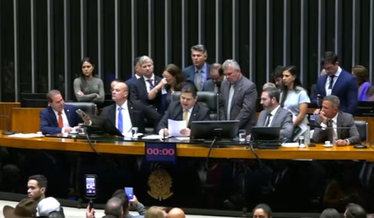 Congresso começa a debater veto de Lula ao PL da Dosimetria; assista ao vivo