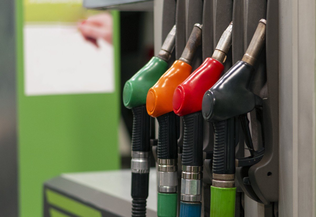 Governo propõe reduzir impostos sobre combustíveis usando receita extra com petróleo