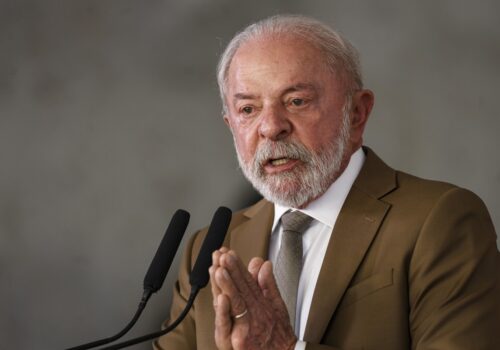 PT vota manifesto sobre eleições neste domingo (26); Lula ainda não confirmou presença