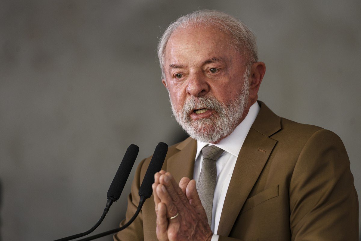 PT vota manifesto sobre eleições neste domingo (26); Lula ainda não confirmou presença