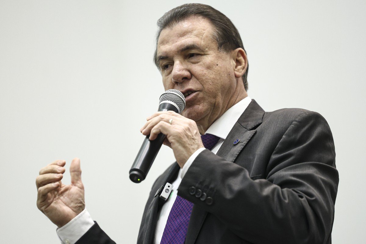 Ministro do Trabalho defende projeto da escala 6x1 do governo e diz que Motta 'não é dono da Câmara'