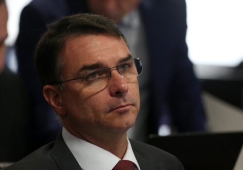 'Se depender de mim, não haverá nenhuma demarcação indígena', diz Flávio Bolsonaro