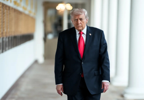 Trump afirma que Irã está um 'pouco atrevido' e que não podem 'chantagear' EUA
