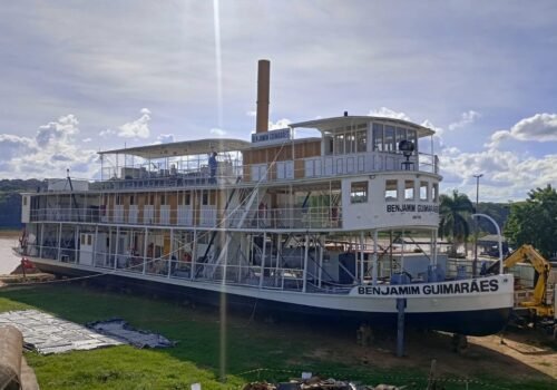 Único barco a vapor do mundo pode voltar a navegar mais de 10 anos após última viagem