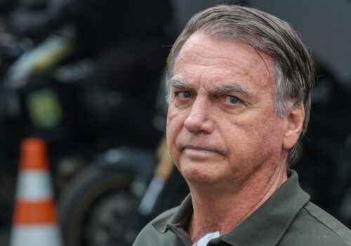 Bolsonaro apresenta quadro persistente de instabilidade do equilíbrio corporal, dizem médicos ao STF