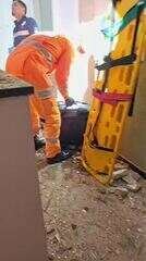 Veja interior do prédio após batida com avião de pequeno porte em BH