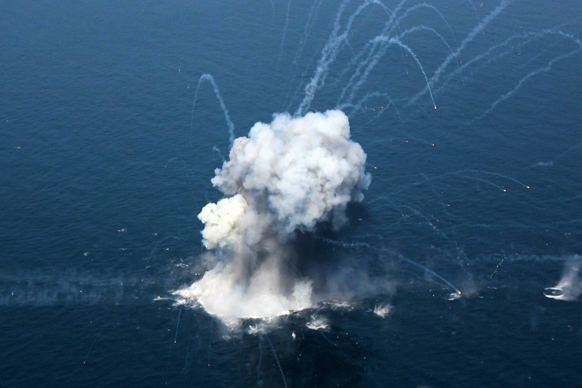 EUA afirmam ter atirado contra embarcação iraniana no Golfo de Omã