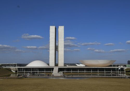 Lei da Dosimetria: oposição fala em 'canetada' de Moraes; governistas defendem suspensão