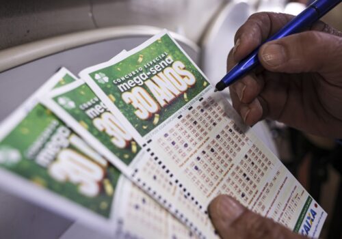 Mega-Sena de 30 anos tem apostas do Rio e do Ceará como vencedoras de prêmio milionário