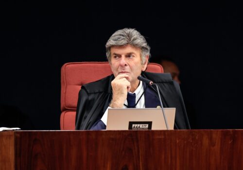 Fux acompanha voto e Carmén Lúcia e vota para derrubar flexibilização da Lei da Ficha Limpa