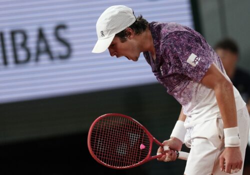 João Fonseca vence Casper Ruud e avança às quartas de Roland Garros
