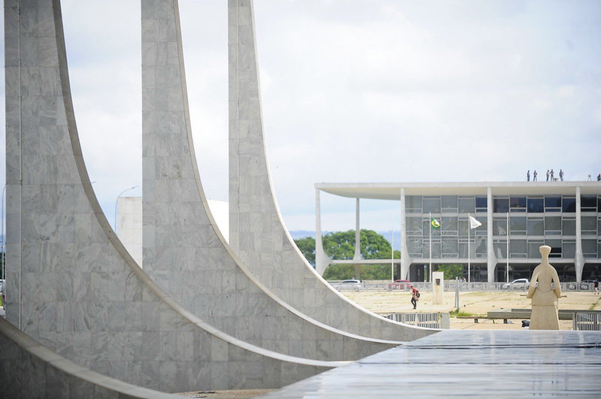 Governo e Câmara fecham acordo para incluir fim da escala 6x1 em projeto de lei