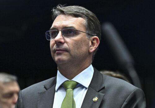 Partidos do Centrão tentam se 'descolar' de crise de Flávio Bolsonaro e suposta relação com Vorcaro