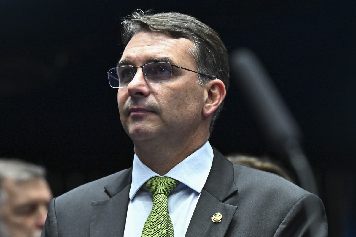 Partidos do Centrão tentam se 'descolar' de crise de Flávio Bolsonaro e suposta relação com Vorcaro