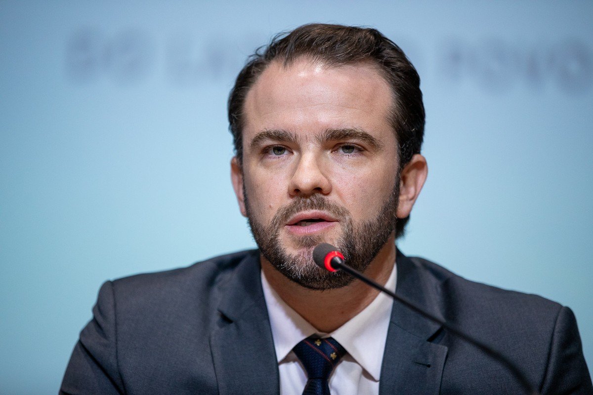 'Taxa das blusinhas': Ministro da Fazenda admite que governo discute fim da medida