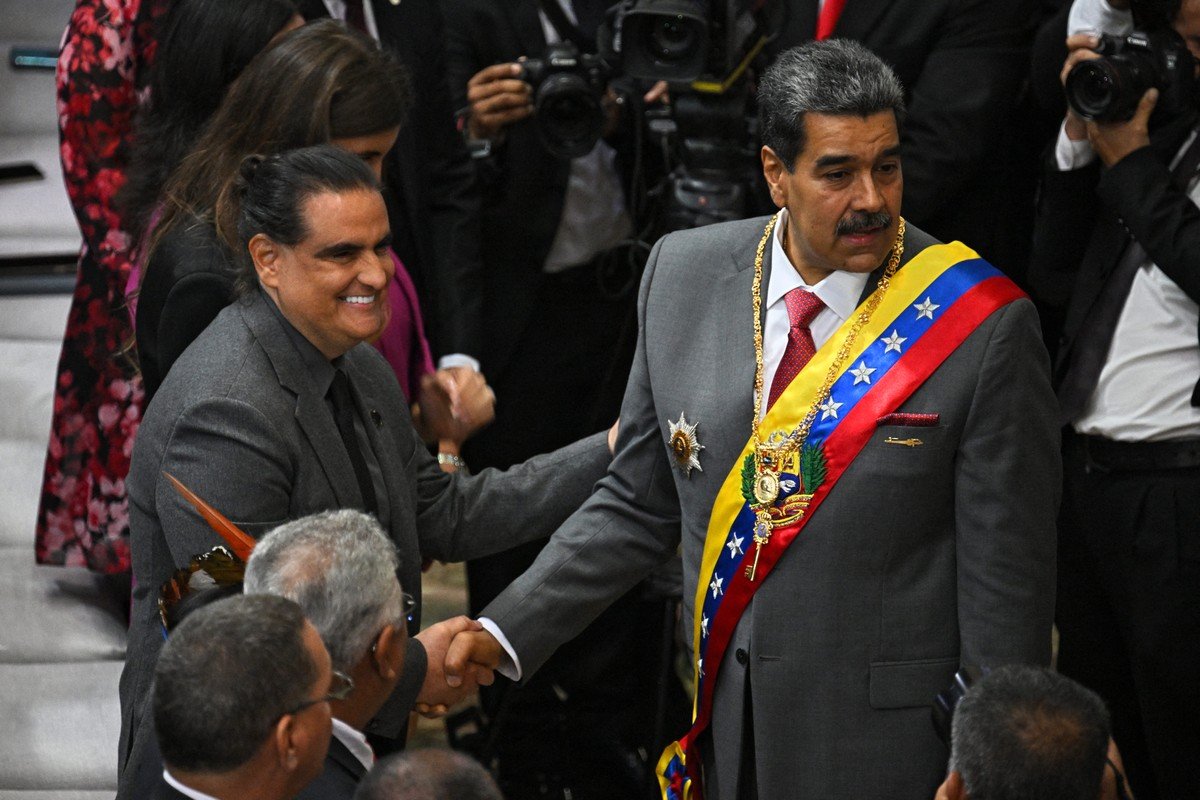 Venezuela deporta para os EUA empresário acusado de ser testa de ferro de Maduro