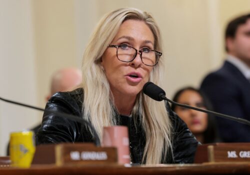 Ex-apoiadora de Trump afirma que, se EUA enviar tropas para o Irã, haverá 'revolução política' no país