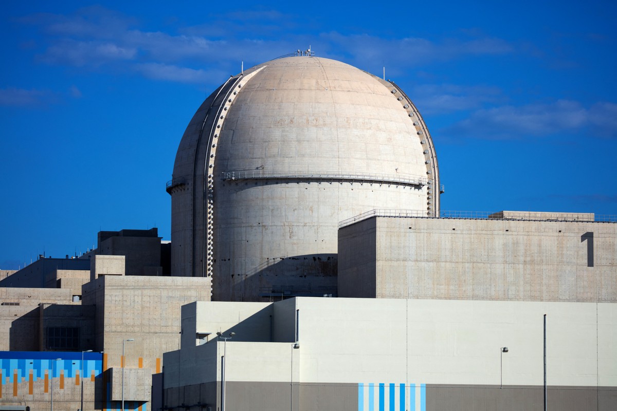 Ataque com drone atinge usina nuclear nos Emirados Árabes Unidos