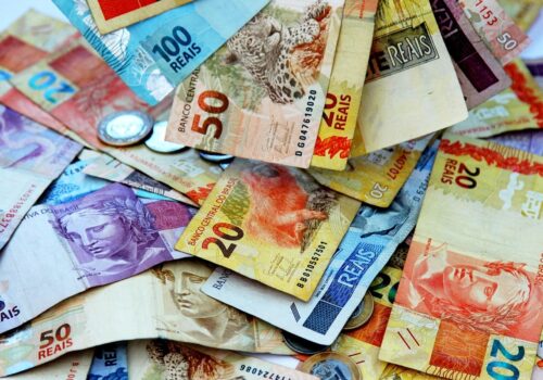 Qual a opção mais rentável e segura de investimento para quem quer sair da poupança?