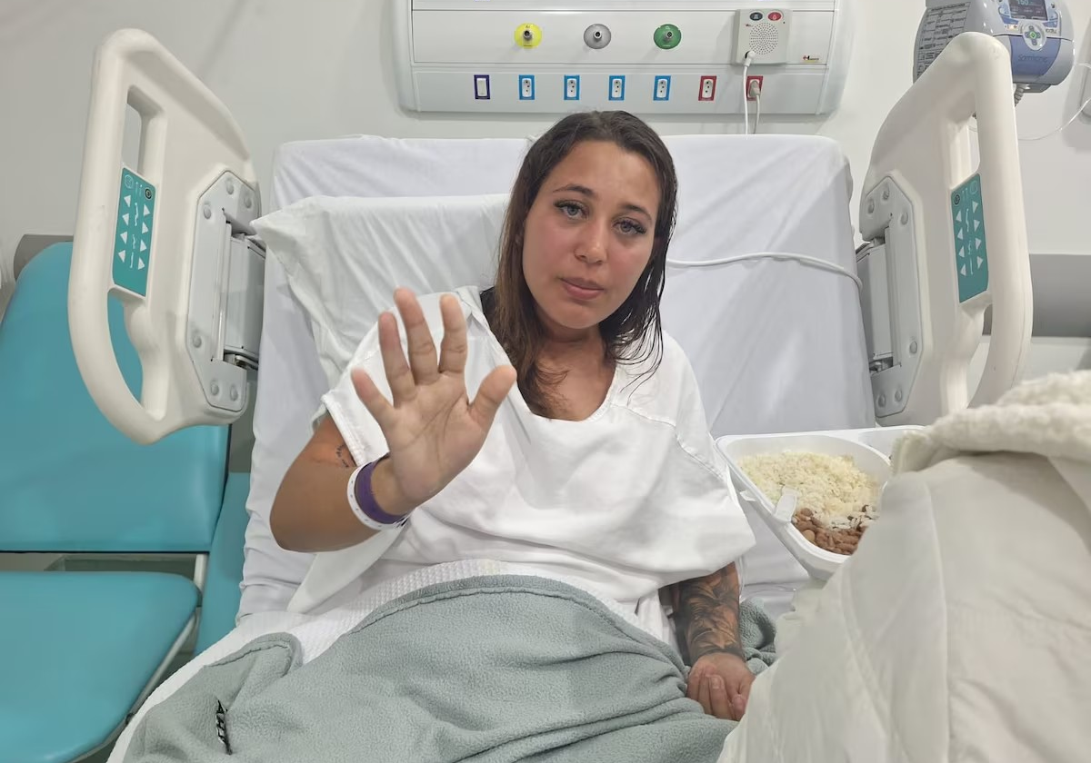 Mulher resgatada após ficar à deriva no mar em SP grava vídeo no hospital: 'estou melhorando'