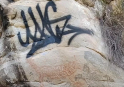 Áreas de parque de MG que teve pichação em pinturas rupestres serão isoladas para limpeza