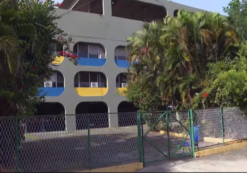 Polícia descarta participação de alunos em explosão que deixou 10 feridos em escola em Belford Roxo (RJ)