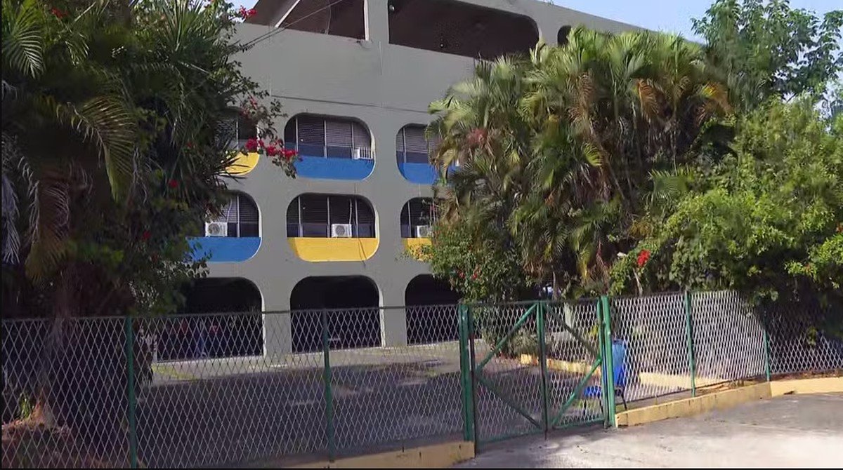 Polícia descarta participação de alunos em explosão que deixou 10 feridos em escola em Belford Roxo (RJ)