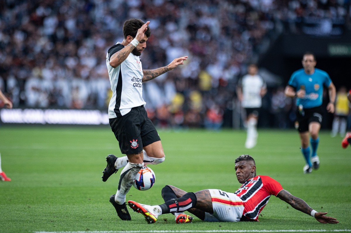 Onde assistir a Corinthians x São Paulo pelo Brasileirão e aos outros jogos deste domingo (10)