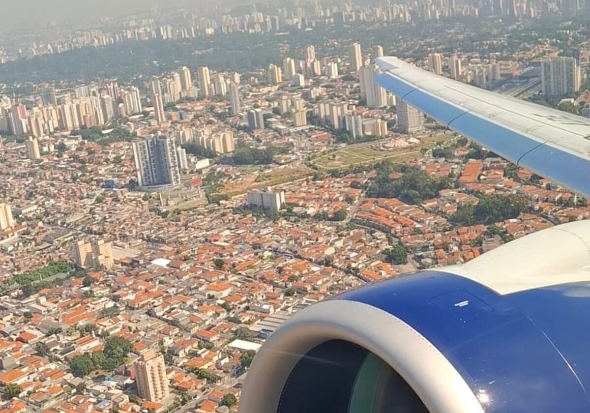 Aviões ficam a poucos metros de distância em Congonhas e sistema anticolisão é acionado