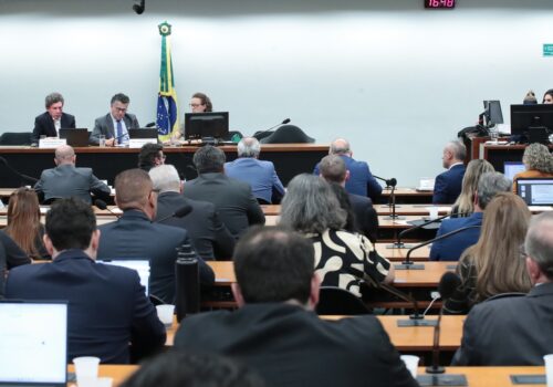 Em comissão, empresários criticam debate sobre fim da escala 6x1 e falam em discussão 'açodada'
