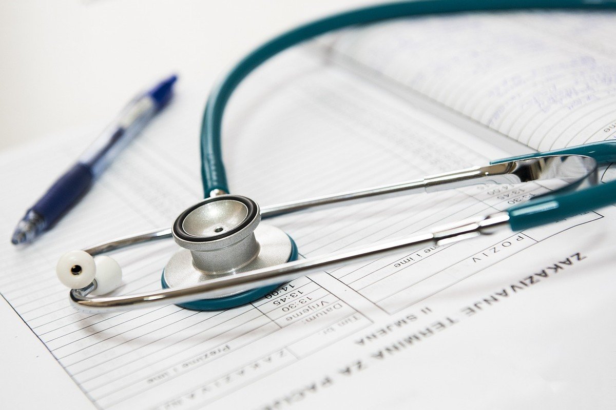 Quase mil médicos sofreram agressões no trabalho no Rio em sete anos, aponta CREMERJ