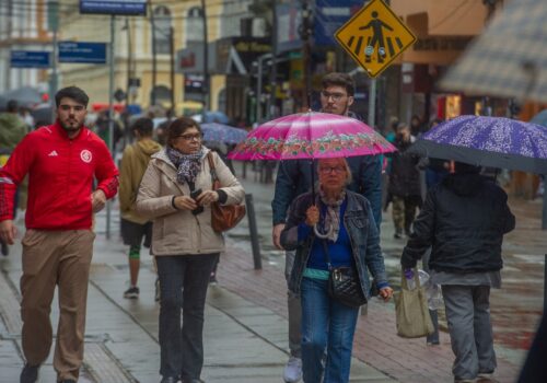 Primeira onda de frio do ano avança pelo Centro-Sul e derruba temperaturas em várias regiões do país
