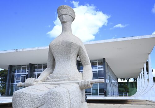 Antes da promulgação da Lei da Dosimetria, STF já recebe pedidos de redução de penas do 8 de janeiro