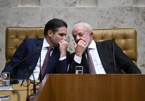 Lula e Hugo Motta devem discutir PEC do fim da escala 6x1 em reunião nesta segunda-feira (25)