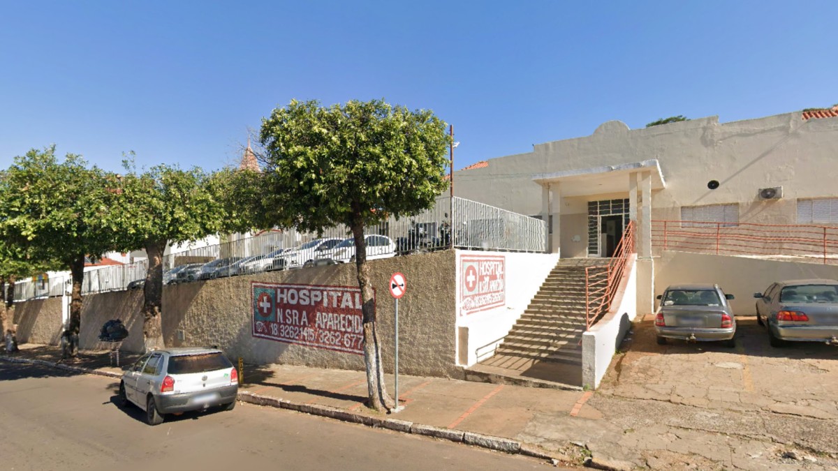 Após ser dado como morto em hospital, idoso de 88 anos é encontrado vivo em funerária e está na UTI