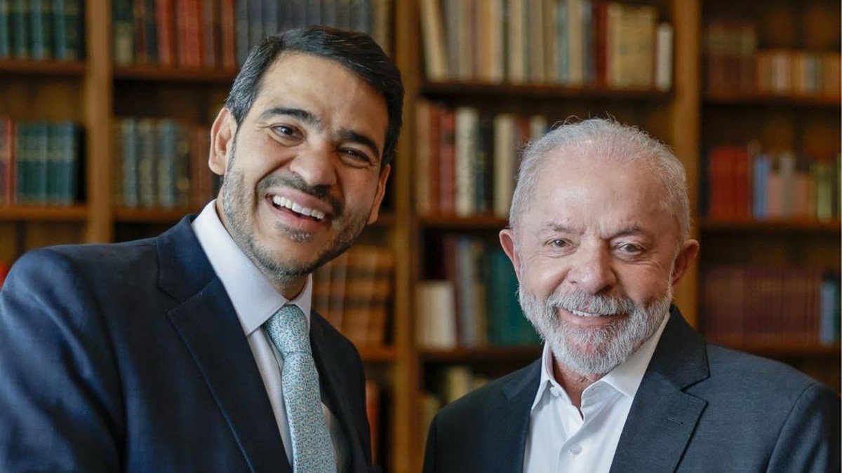 Messias coloca cargo à disposição, mas Lula pede que decisão não seja tomada com 'cabeça quente'