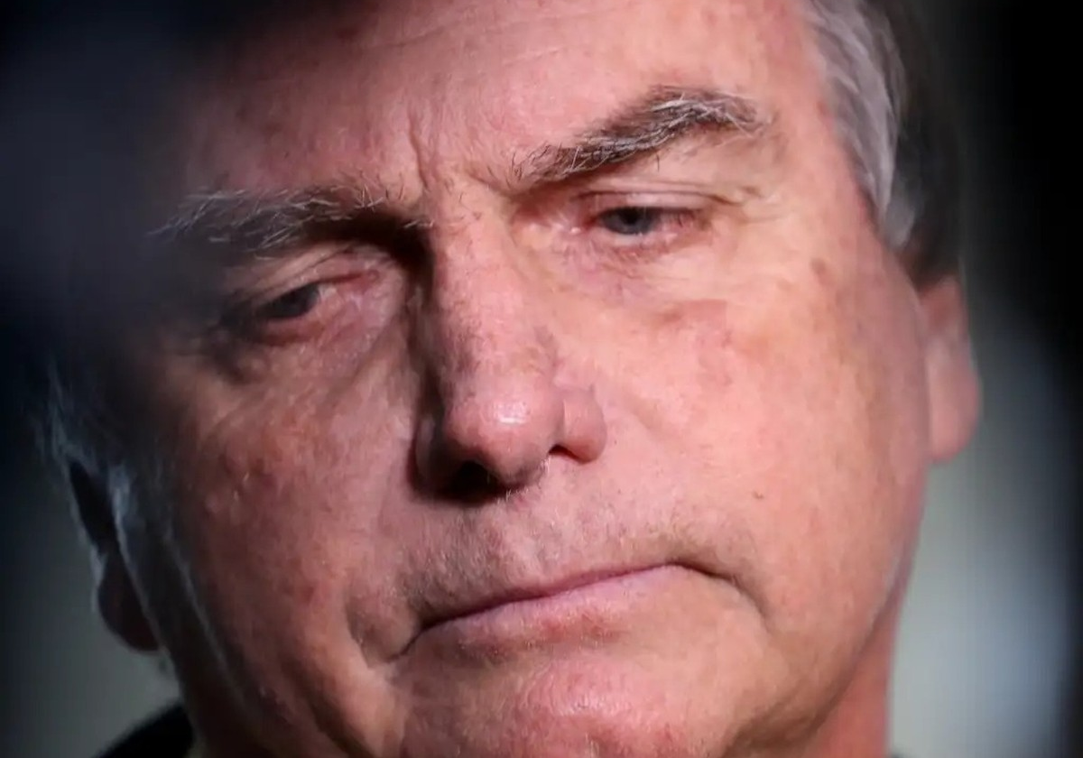 Defesa de Bolsonaro pede ao STF revisão criminal no processo da trama golpista