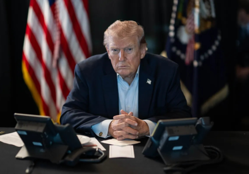 Trump afirma que EUA 'pegará' o urânio enriquecido do Irã